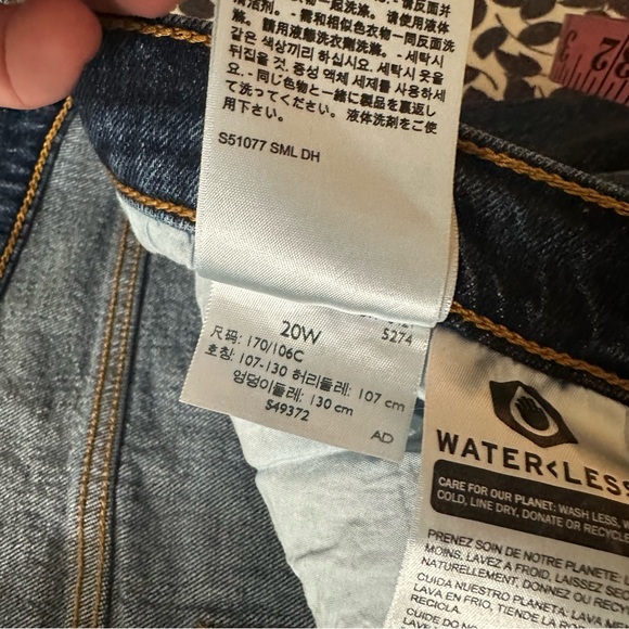 Levi’s Medium Wash Wedgie Button Fly RawHem 99%Cotton Women’s Jeans NWT Size 20W - Picture 11 of 16